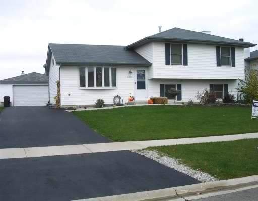 Homes for sale in Joliet, IL | 7007 Monmouth Dr, Joliet, IL 60431 | MLS# 06316093