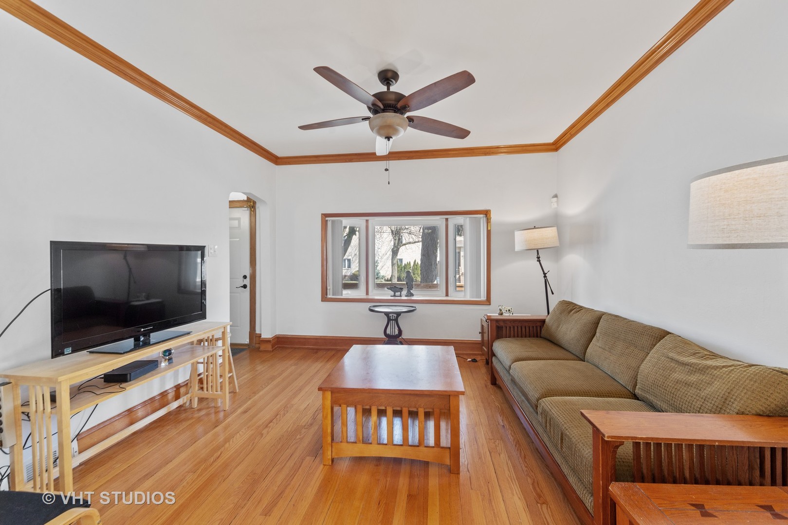 5621 W Higgins Avenue Chicago Il 60630 Crowne Realty Llc